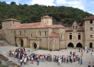 ¡Santo Toribio de Liébana: Corazón Espiritual y Cultural del Turismo Mundial en 2025!